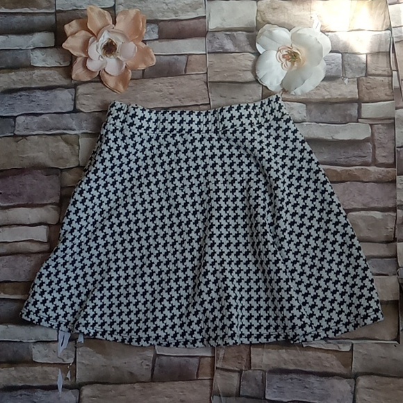 Rue 21 skirt - Picture 7 of 9